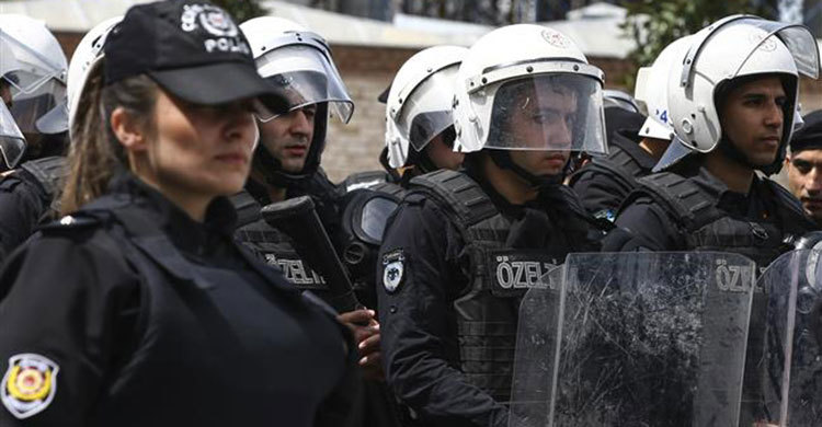 Turkey to dismiss 3,000 military personnel