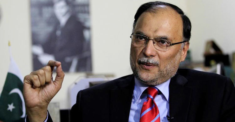 Pakistan Interior Minister shot at election rally