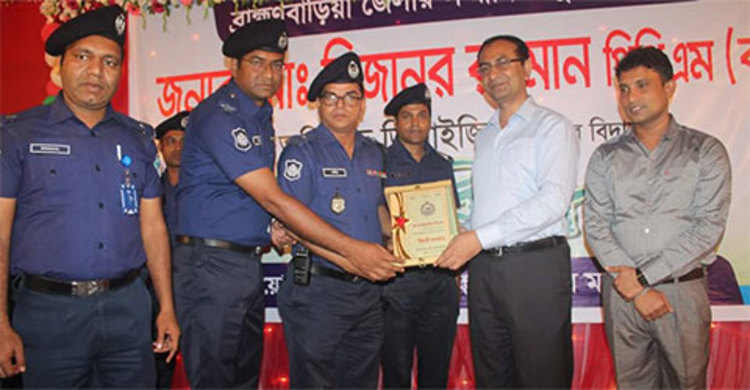 ‘হ্যালো করলেই চলে আসবে এসপি মিজান’