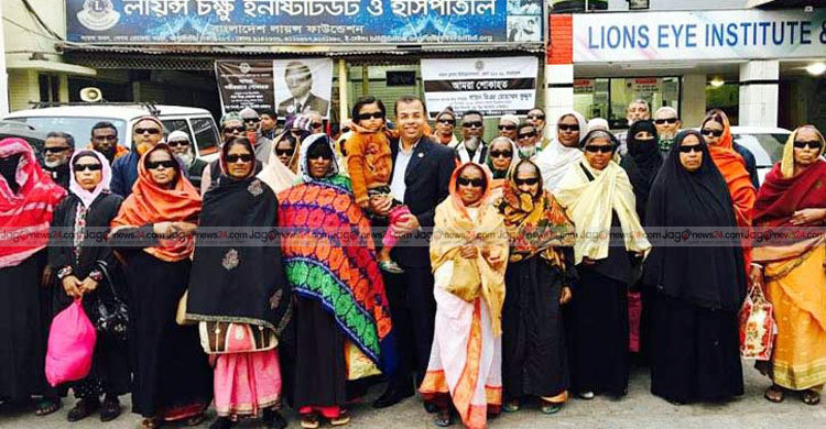 ৪ শতাধিক মানুষকে আলো দেখালেন বিএনপি নেতা