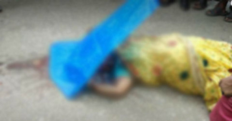 ট্রাকচাপায় নারী নিহত