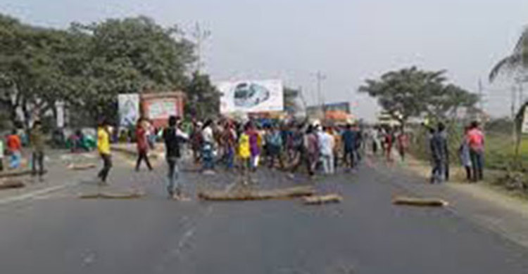 ঢাকা-সিলেট মহাসড়ক অবরোধ করেছে সিএনজি চালকরা