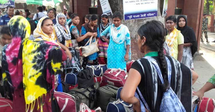 ভারতে সাজা ভোগ শেষে দেশে ফিরল শিশুসহ ১৯ বাংলাদেশি নারী