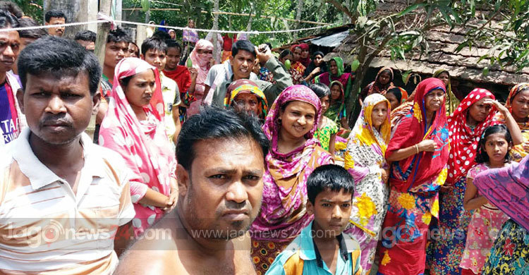 স্ত্রীকে হত্যা করে মরদেহ ঝুলিয়ে রাখলো স্বামী