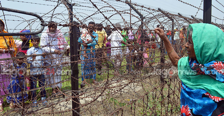 দেখা হলো, কথা হলো কিন্তু ছুঁয়ে দেখা হলো না