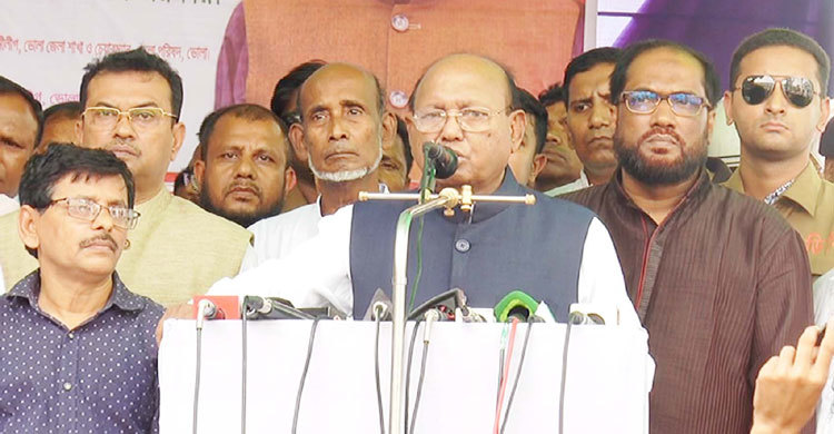 শ্রমিকদের স্বার্থ রক্ষায় কাজ করতে হবে : বাণিজ্যমন্ত্রী