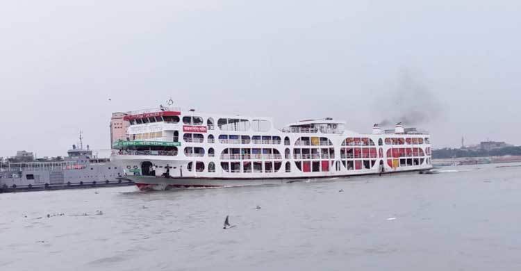 চিৎকারে বেঁচে গেলেন দুই লঞ্চের কয়েকশ যাত্রী