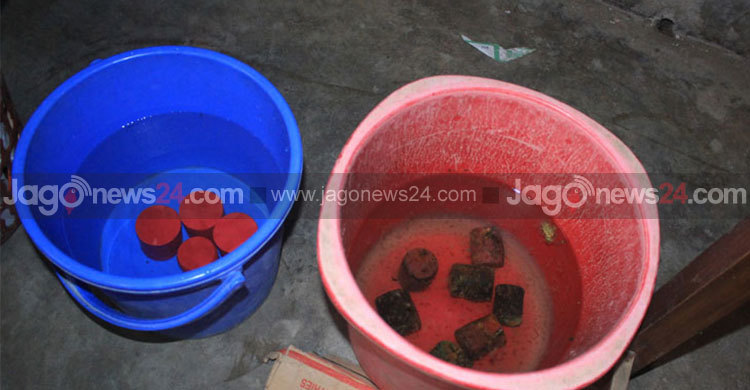 বগুড়ায় পরিত্যক্ত ১৯ ককটেল উদ্ধার