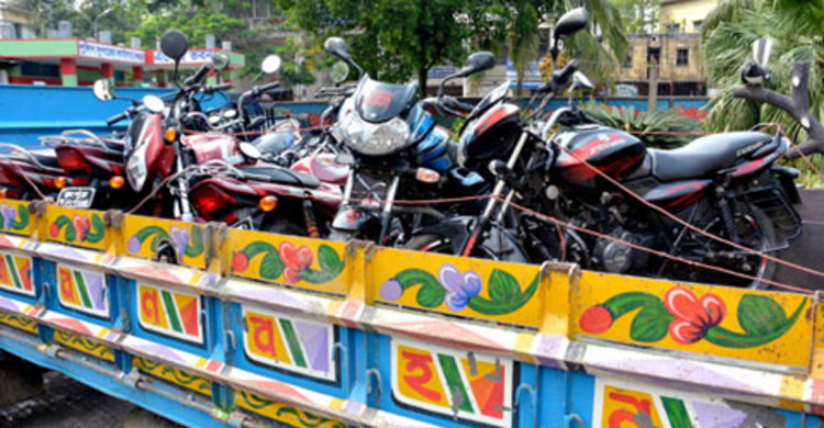 চুরি হলো একটি মোটরসাইকেল, উদ্ধার হলো ১২টি