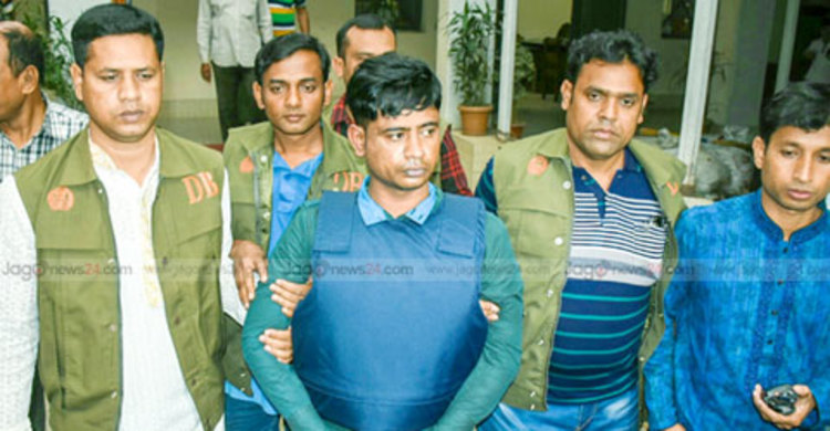 পাসপোর্টের এডিকে কোপানোর ঘটনায় যুবলীগ নেতা গ্রেফতার