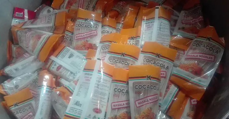 কোকোলার মোড়কে নকল কোকাকোলা নুডলস