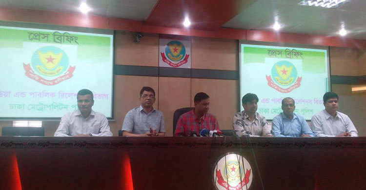 পরীক্ষা শুরুর ৫ মিনিটেই প্রশ্ন চলে যায় বাইরে