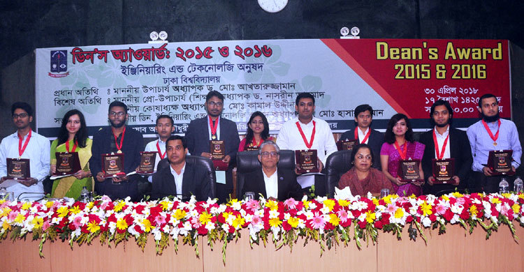 13 DU students get Dean’s Award