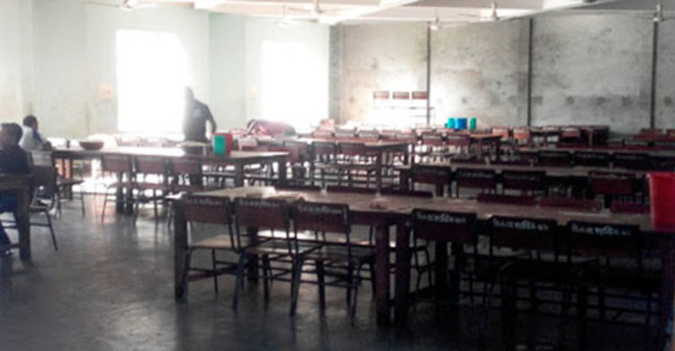 ঢাবির বিজয় একাত্তর হলের ক্যান্টিন ম্যানেজারকে অবাঞ্ছিত ঘোষণা