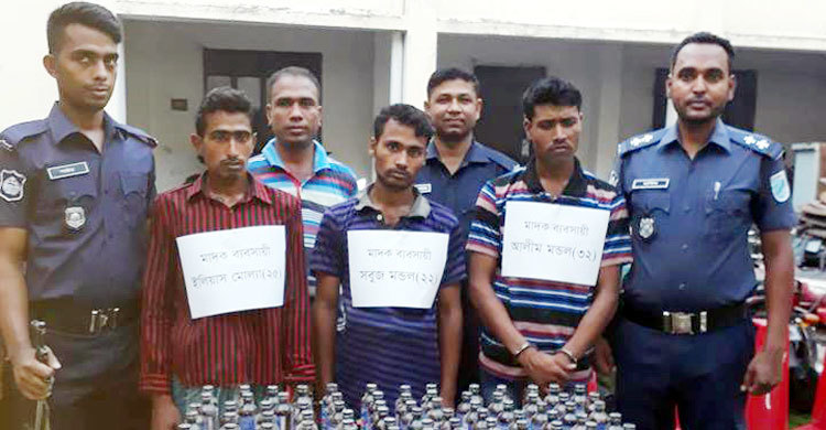 ফরিদপুরে ফেনসিডিল-ইয়াবাসহ ৪ মাদক ব্যবসায়ী আটক