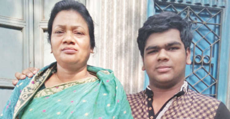 দীপ্তকে নিয়ে শঙ্কায় তার মা