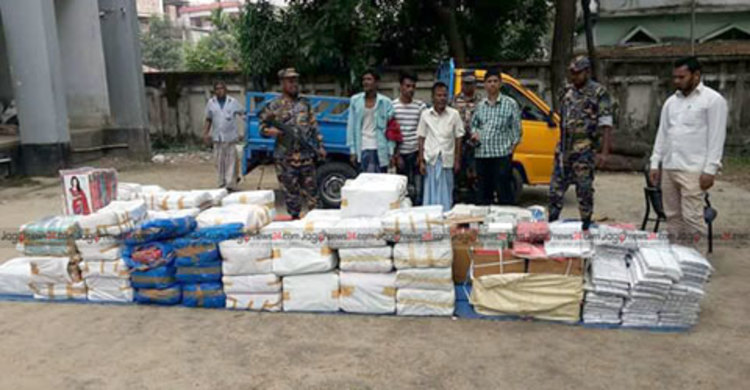 ফেনীতে দেড় কোটি টাকার ভারতীয় মালামাল জব্দ, আটক ৩