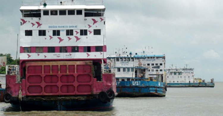 দৌলতদিয়া-পাটুরিয়া নৌ পথে ফেরি চলাচল ব্যাহত