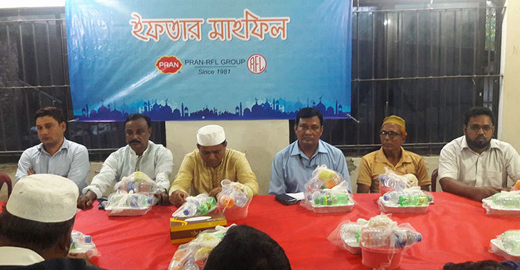 কালীগঞ্জে সাংবাদিকদের সঙ্গে প্রাণ-আরএফএলের ইফতার