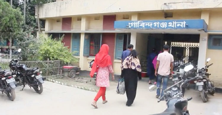 মা-মেয়েকে ধর্ষণ করলো জিনের বাদশা