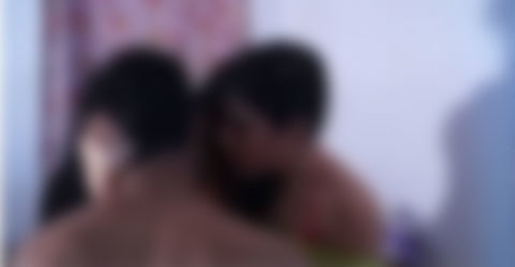 আবাসিক হোটেলে বেয়াই-বেয়াইন, পুলিশে খবর দিলো মালিক