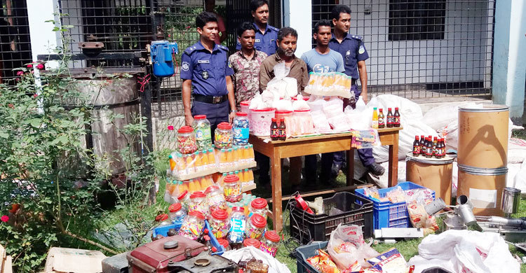 বিষাক্ত রঙ দিয়ে জুস তৈরি, গ্রেফতার ৩