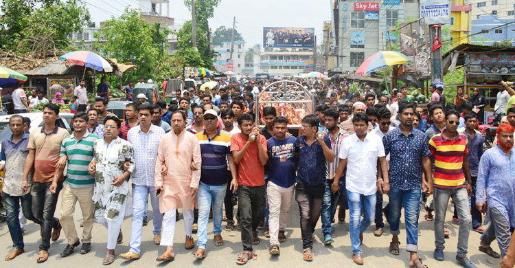 যশোরে তরুণ লীগ নেতার লাশ নিয়ে শহরে মিছিল
