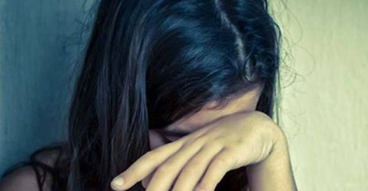 বাবার কাছে নালিশ করায় স্কুলছাত্রীকে ধর্ষণ