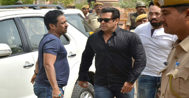 Salman Khan gets bail in blackbuck poaching case