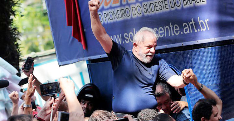 Brazil’s ex-president surrenders to police