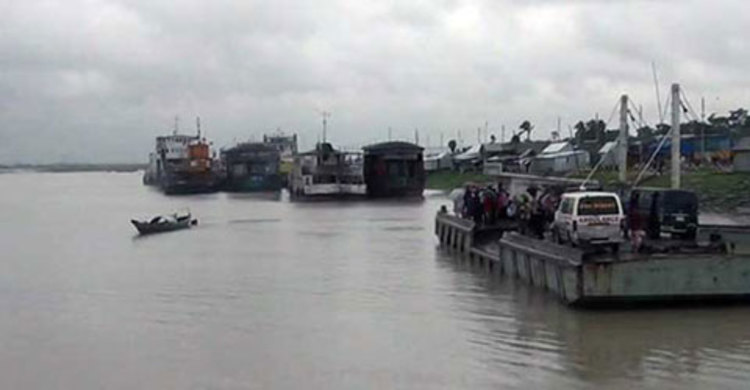 কাঁঠালবাড়ী-শিমুলিয়া রুটে নৌযান চলাচল বন্ধ