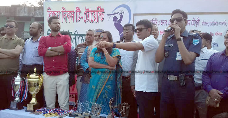 মাশরাফিকে কাছে পেয়ে বাঁধভাঙা উল্লাসে ভক্তরা