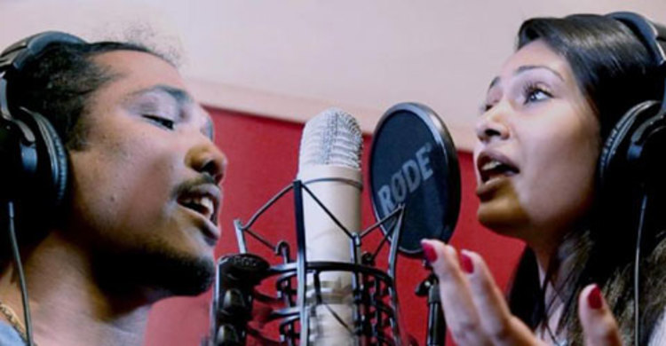 ফুটবল বিশ্বকাপ নিয়ে পুলক-নন্দিতার গান