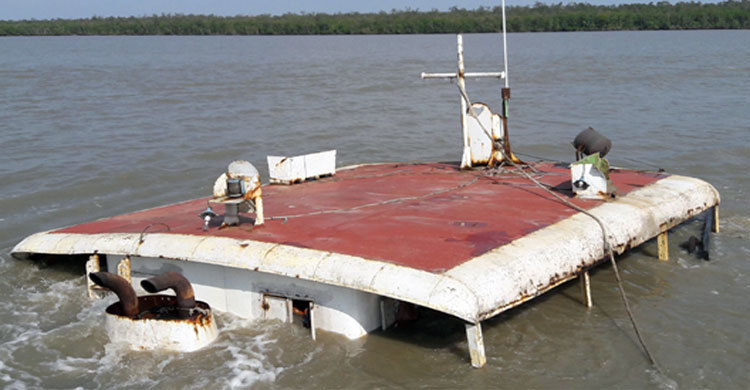 দু’টুকরা করে এমভি বিলাসকে উদ্ধার