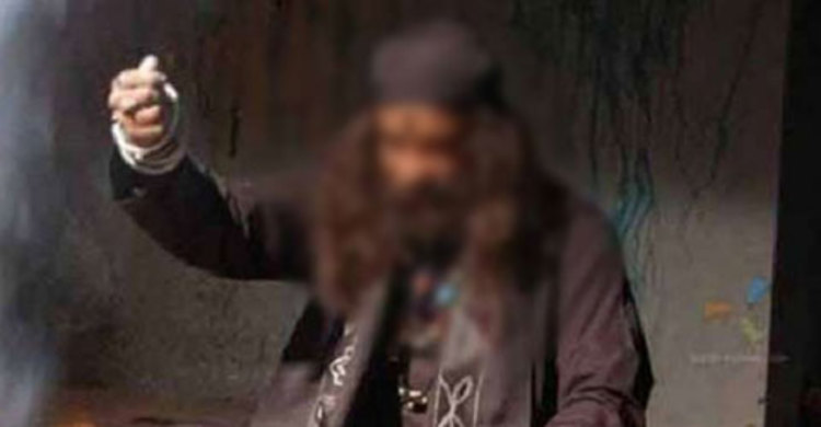 গৃহবধূকে ‘ইংরেজি তাবিজ’ দিয়ে ধর্ষণ করলো কবিরাজ