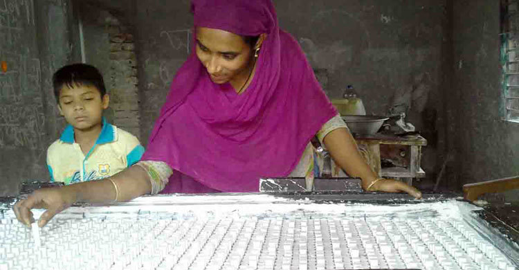 লোকালয়েই তৈরি হচ্ছে বিষাক্ত চক