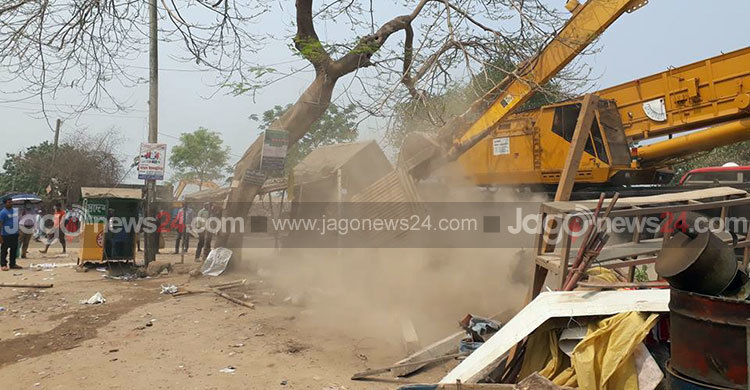 মেঘনা নদীতে গড়ে তোলা ৫ কোম্পানির স্থাপনা উচ্ছেদ
