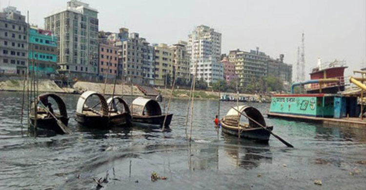 নৌকায় কিশোরীকে গণধর্ষণ