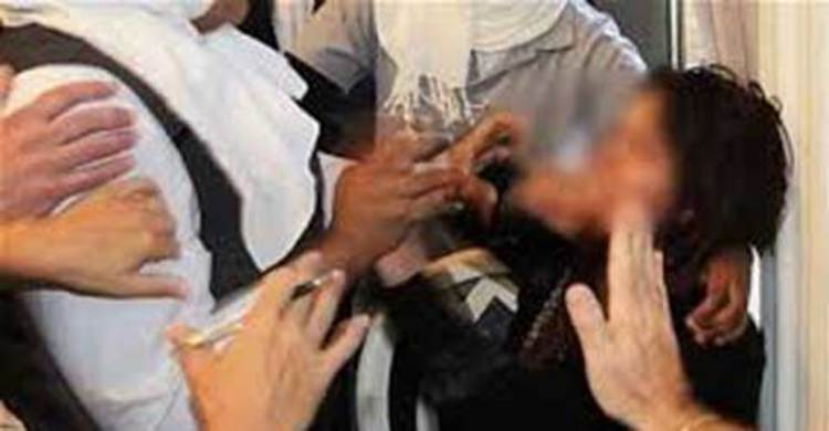 নাতনিকে শ্বশুরের সন্তান অপবাদে পুত্রবধূকে বাড়িছাড়া