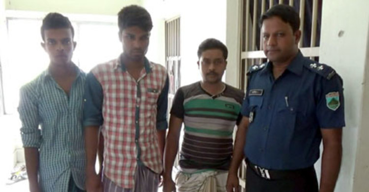 মুক্তিযোদ্ধা কোটায় পুলিশে চাকরি নিয়ে বাবুর্চিসহ ৩ জন ধরা
