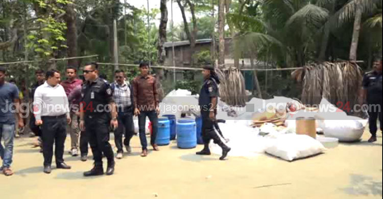 নোয়াখালীতে নকল ওষুধ তৈরির কারখানার সন্ধান