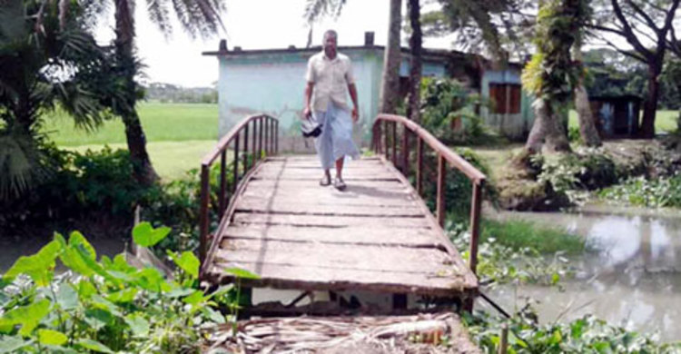 বরিশালে পুনর্নির্মাণ হচ্ছে আয়রনের সব সেতু