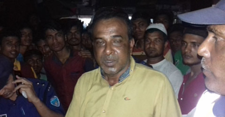 বিনা পয়সায় ফল নিতে গিয়ে ধরা ভুয়া পুলিশ