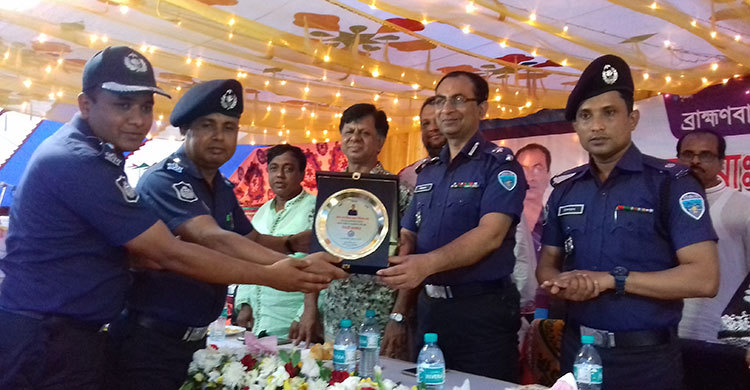 এসপি মিজানকে বিদায় সংবর্ধনা