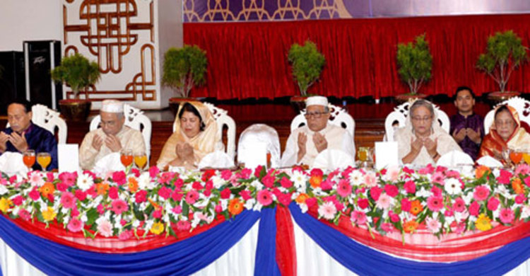 রাষ্ট্রপতির ইফতারে প্রধানমন্ত্রী