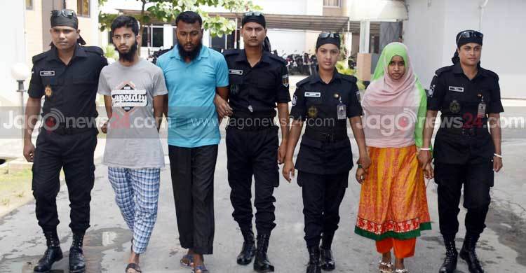 জঙ্গিবাদে জড়াতে মেয়েকে নিয়ে বাড়ি ছাড়েন মিতু