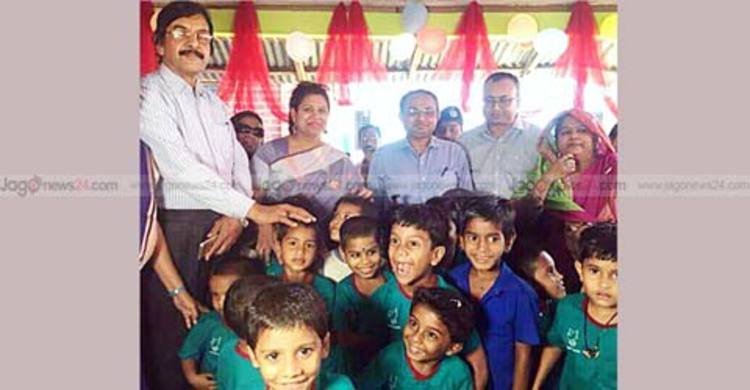 পতীতা পল্লীর শিশুদের জন্য দৌলতদিয়ায় নাইট কেয়ার সেন্টার