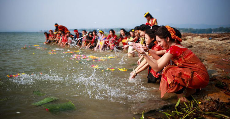 বৈসাবি ঘিরে পাহাড়ে উৎসবের আমেজ