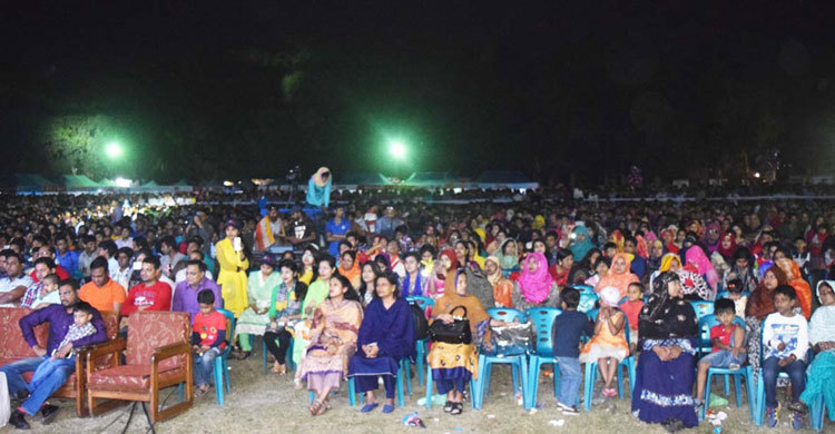 রংপুরে আরএফএল ডেকোরেটর চেয়ার নিবেদিত আনন্দমেলা শেষ
