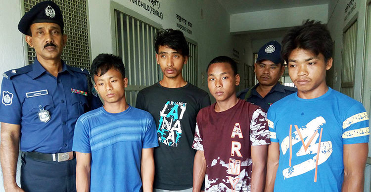 তিন কিশোরীকে তুলে নিয়ে ধর্ষণ, গ্রেফতার ৪